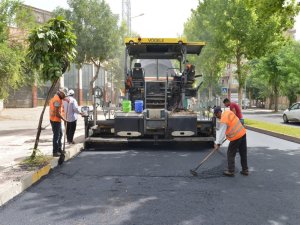 YENİŞEHİR’DE ASFALT ÇALIŞMASI DEVAM EDİYOR