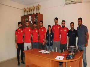 Bağlar Belediyespor 7 Futbolcuyla Sözleşme İmzaladı