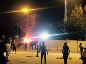 Van'da Polis Merkezine Bombalı Araçla Saldırı: 3 Ölü, 40 Yaralı