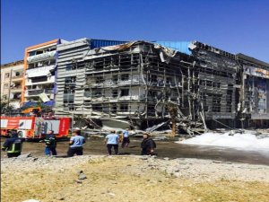 Van'daki Bombalı Saldırıdan İlk Kareler