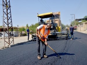 Silvan'da sıcak asfalt çalışması