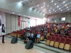 YYÜ'de "Toplumsal Cinsiyet Eşitliği" konferansı