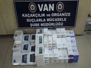 Van’da kaçak cep telefonu operasyonu