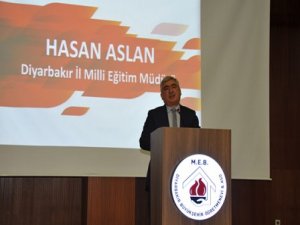 ‘Güzel İnsan Değerleri ile Yaşayandır’ Konferansı gerçekleştirildi