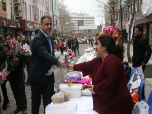 Sur’da ‘Kadın Şenliği’ düzenlendi