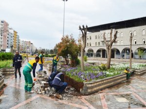 Kamelyalar ve oturma bankları bahara hazırlanıyor