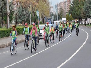 Pedalları farkındalık oluşturmak için çevirdiler