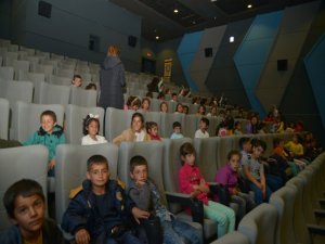 Çermikli çocuklar sinema ve lunaparkın tadını çıkardı