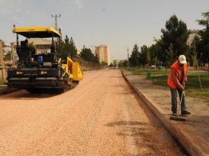 Kayapınar’da asfalt atağı sürüyor