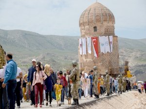 Türbeye son bakış