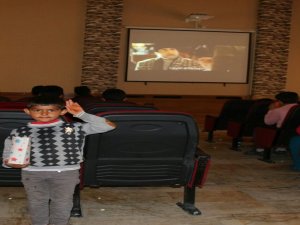 Edremit Belediyesinden engellilere sinema keyfi