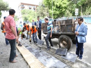 Atilla, kaldırım çalışmalarını denetledi