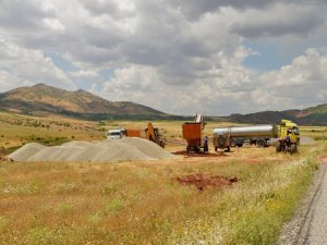 Hazro’nun mahalle yolları asfaltlanıyor