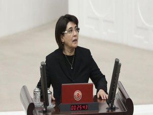 HDP'li Leyla Zana ilk duruşmada beraat etti