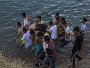 Baraj gölüne giren genç boğuldu