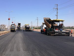 Kent merkezindeki yollara 230 bin ton sıcak asfalt serildi