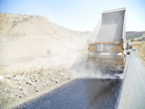 Mahalle yollarını yenileme çalışmalarına devam