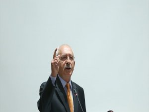 Kılıçdaroğlu: Mezara saldıranlarla fotoğraf çektirmek 'İstediğiniz kişinin mezarına saldırabilirsiniz' demektir