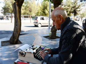 Katip, arzuhal yazmaz oldu