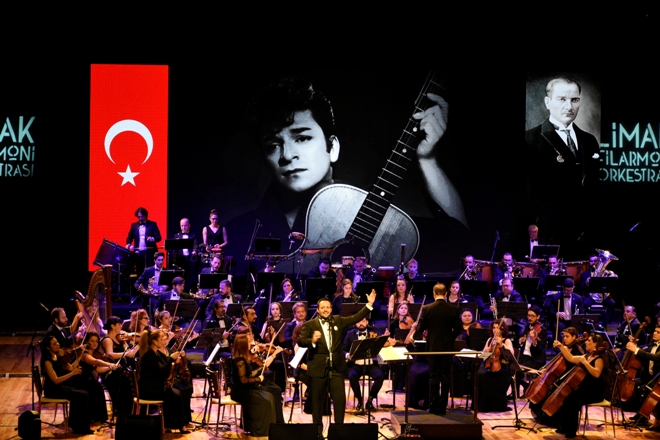 Limak Filarmoni Orkestrası Zeki Müren'in şarkılarını seslendirdi