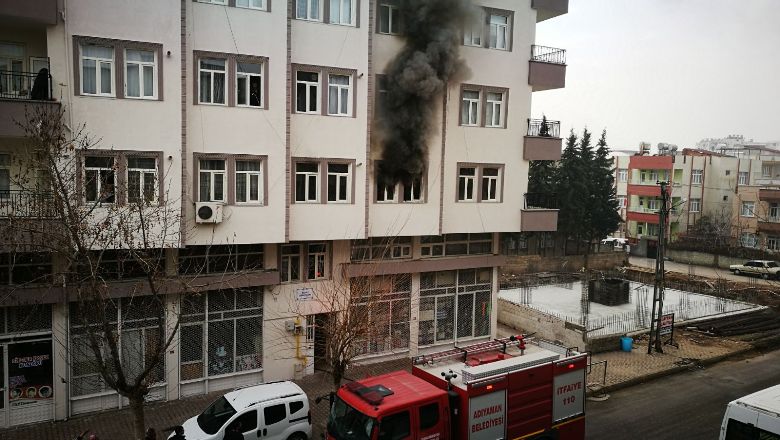 Binada önce patlama, ardından yangın çıktı: 1 yaralı