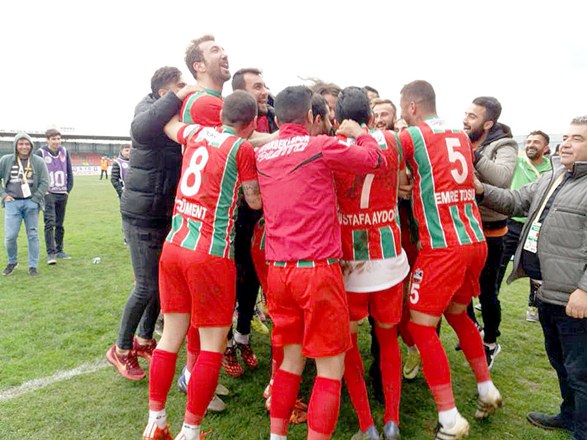 Ayaklar Sahada,Akıllar Play-Off’ta