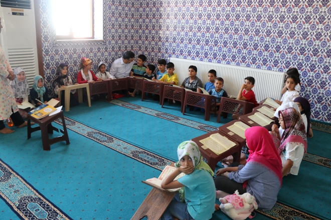 Doğu'da camiler çocuk sesleriyle şenlendi