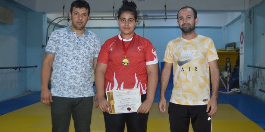 Kilo Vermek İçin Judoya Başladı, Balkan 3’üncüsü Oldu