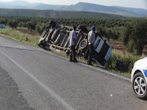 Sürücü kursu minibüsü devrildi: 7 yaralı