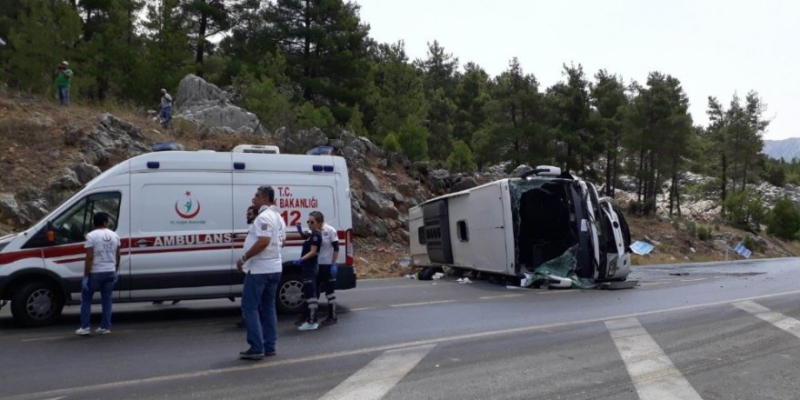 Kazadan Geriye Baba Ve Oğlunun Mutluluk Pozları Kaldı