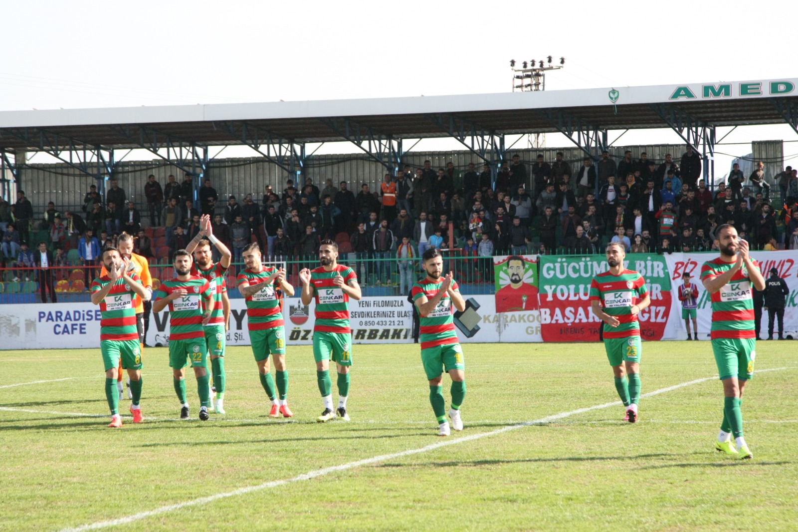 Amedspor deplasmanda coştu