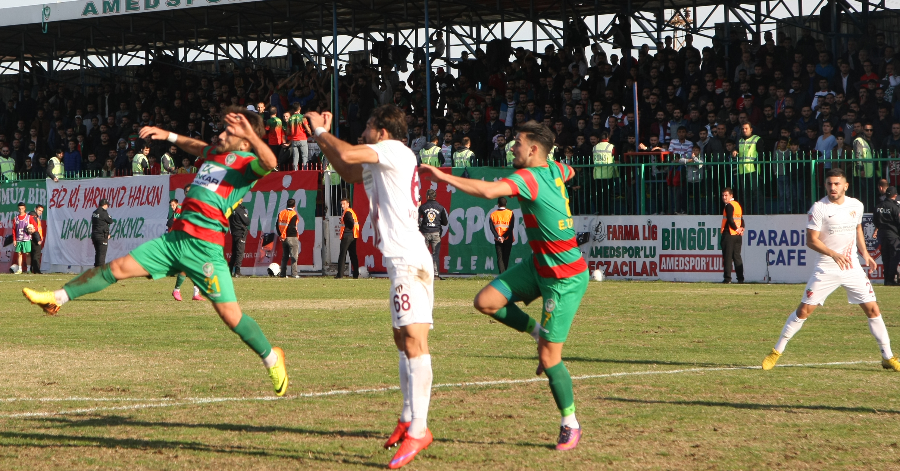 AMEDSPOR'UN TRANSFER YASAĞINDA İSMİ GEÇEN FUTBOLCUDAN  AÇIKLAMA