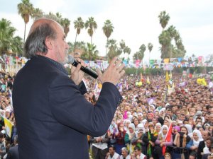 HDP on binlerle Adana'da gövde gösterisi yaptı