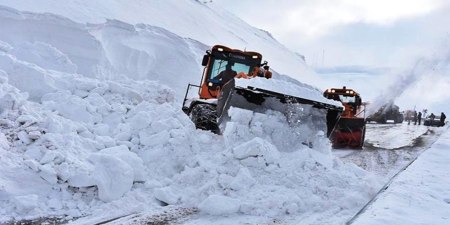 Doğu Anadolu'da 111 yerleşim yeri ulaşıma kapandı