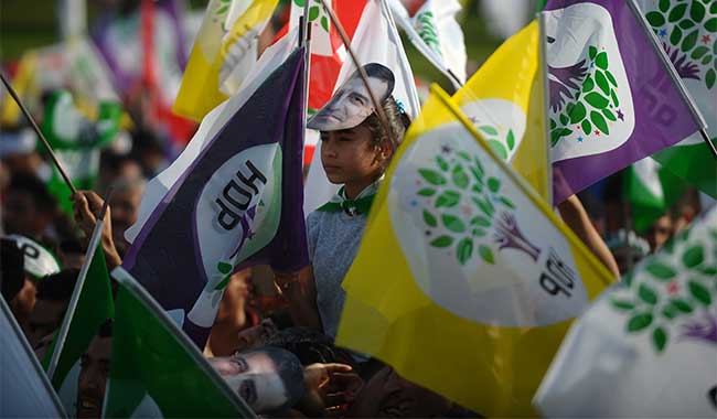 HDP, Batı'daki birçok adayını geri çekiyor