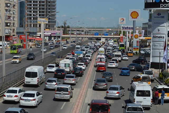 Yanmayan ışıklar kazaya davetiye çıkartıyor