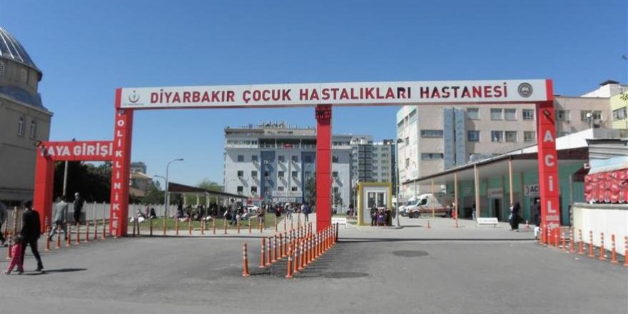 VİDEO - Çocuk hastanesi ana baba günü, tek doktor yetişemiyor