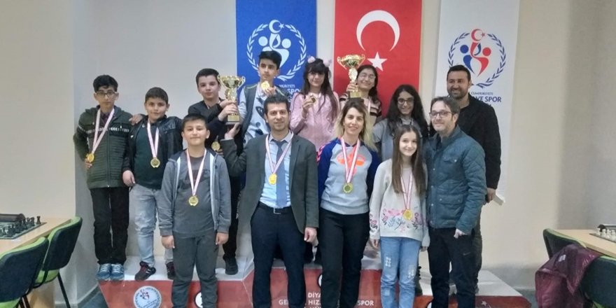 Okul sporlarında Aziziye Ortaokulu farkı