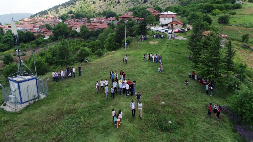 Bu köyde yüzlerce genç dağda tanışıp evleniyor