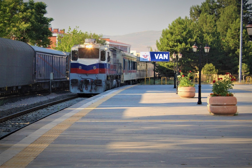 Tahran-Ankara tren seferleri yeniden başladı