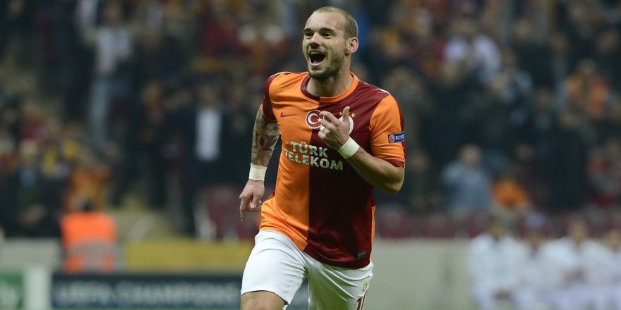 Wesley Sneijder, yeşil sahalara veda etti