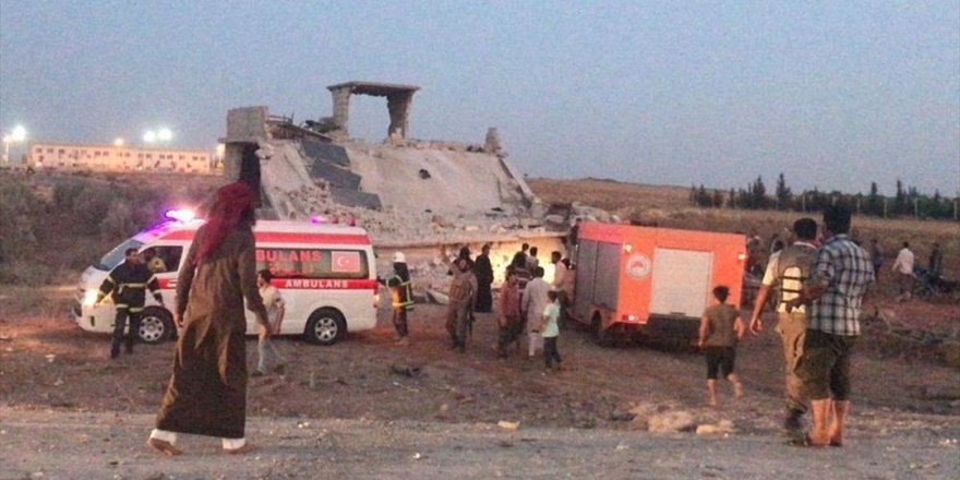 Suriye sınırındaki Çobanbey beldesinde bomba yüklü araç patlaması