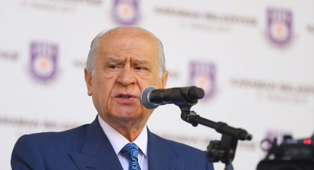 Bahçeli'ye 'hakaret' iddialarına suç duyurusu