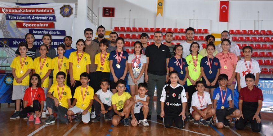 Diyarbakır'da badminton turnuvası