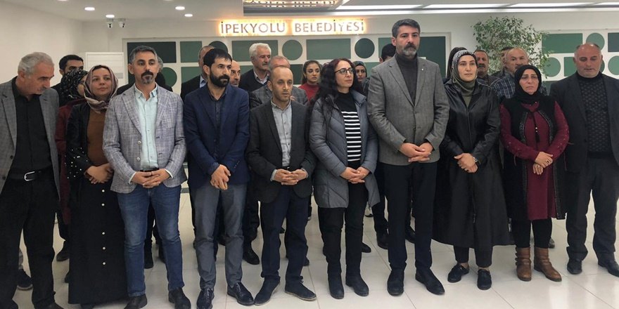 İpekyol Belediyesi'nde HDP'lilerin bekleyişi sürüyor