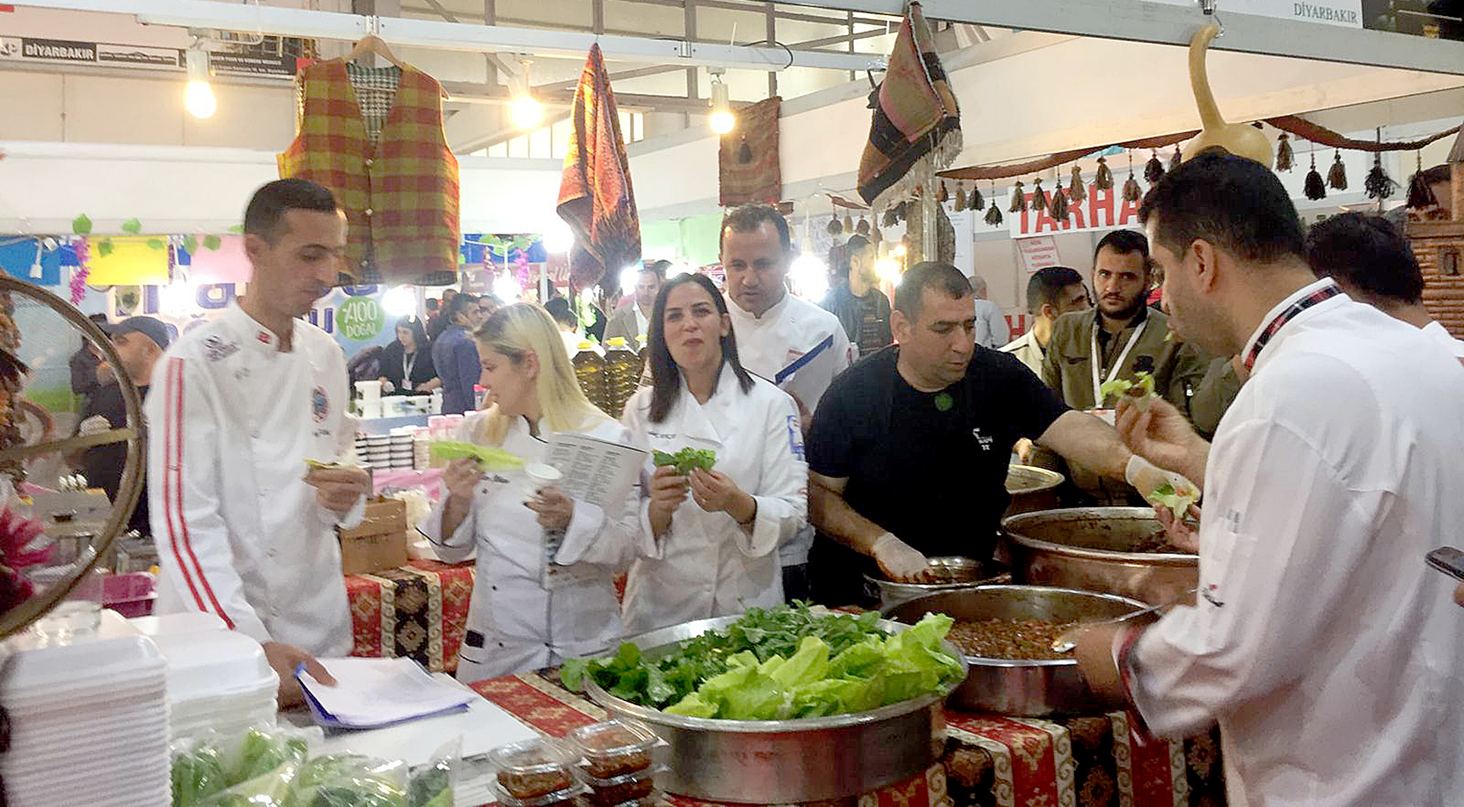 Çiğköftenin tadı damakta kalmalı