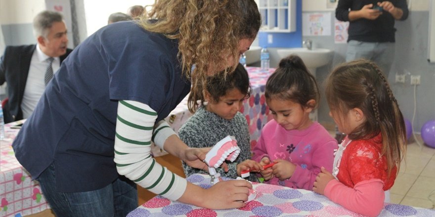 Van’da miniklere diş hastalığı eğitimi