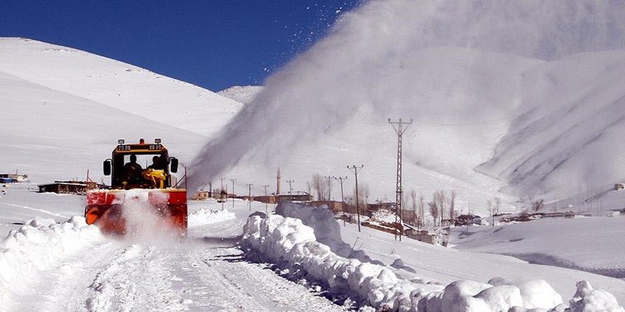 Van’da 29 yerleşim yerine ulaşıma engeli