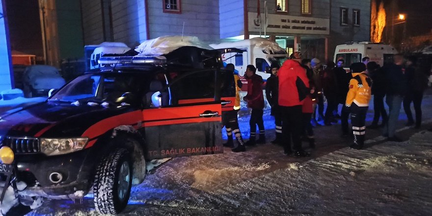 Van’dan Elazığ’a 32 kişilik sağlık ekibi desteği