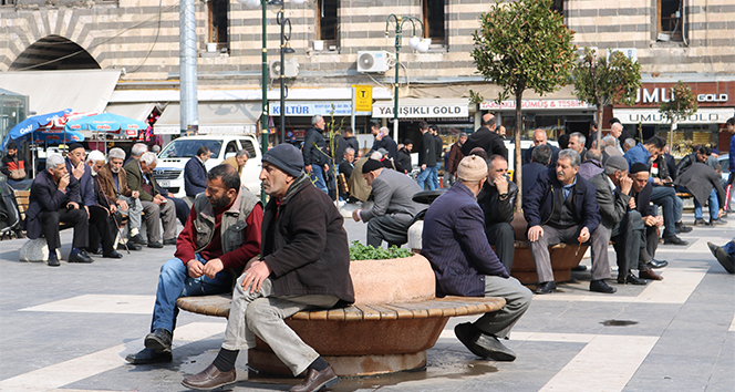 Diyarbakırlı vatandaşlar ‘evde kal’ çağrısına bir gün dayanabildi!